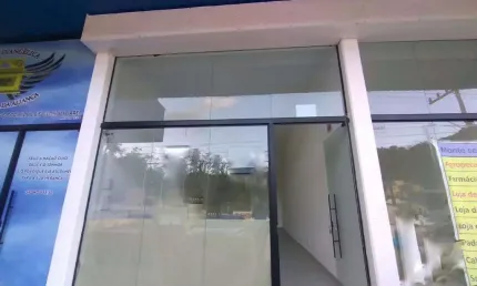 Sala Comercial para Locação em Guabiruba, Guabiruba Sul, 1 banheiro, 1 vaga