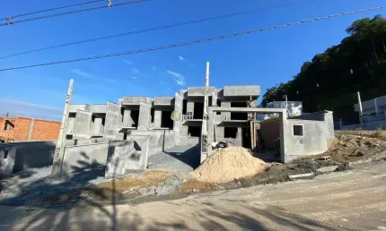 Casa para Venda em Brusque, Rio Branco, 2 dormitórios, 1 banheiro, 2 vagas