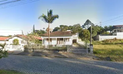 Casa para Venda em Brusque, Jardim Maluche, 3 dormitórios, 1 banheiro, 2 vagas