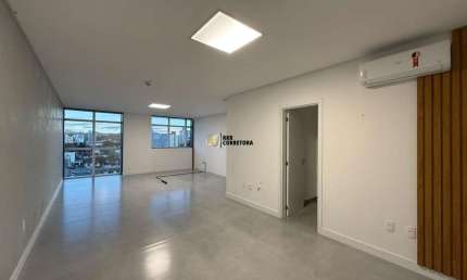 Sala Comercial para Locação em Brusque, Centro I, 2 banheiros, 1 vaga