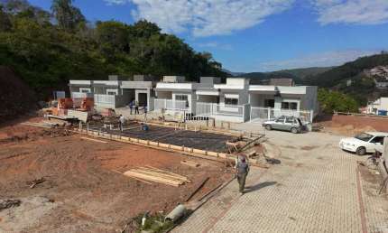 Casa para Venda em Brusque, Limeira Baixa, 2 dormitórios, 1 banheiro, 1 vaga
