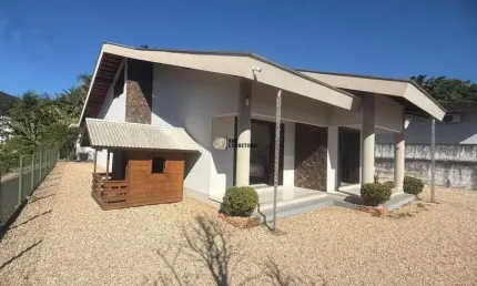 Casa para locação em brusque, souza cruz, 3 dormitórios, 1 suíte, 2 banheiros, 2 vagas