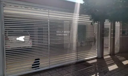 Impecável Residência à Venda no Centro de Indaiatuba-SP: 3 Quartos, 2 Salas, 2 Banheiros, 3 Vagas - 245m² de Área.