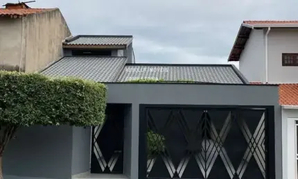 OPORTUNIDADE: Casa à venda em Indaiatuba-SP, Jardim Regina, 3 quartos, 1 suíte, 2 salas, 1 banheiro, 1 lavabo, 5 vagas, 180m²!