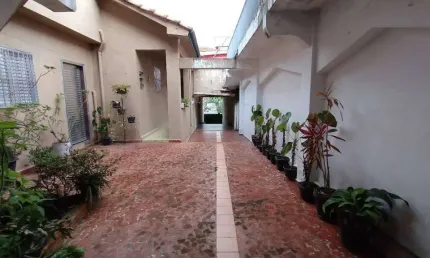 Excelente oportunidade, casa  2 dormitórios- 6 vagas de garagem