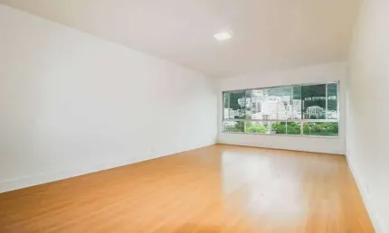 Apartamento de 4 quartos com vista incrível na Lagoa.
