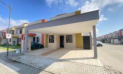 Reserva Lumiere - Casa de 4/4 com 2 suítes no Sim próximo a Noíde Cerqueira