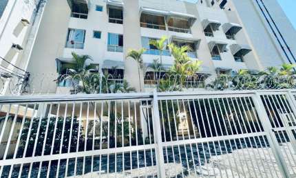 Amplo 3/4 no Costa Azul com 135m², 2 vagas e excelente localização!
