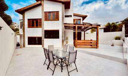 Casa à Venda no Itaigara | 4 Suítes | 310m² Construídos | Piscina Privativa