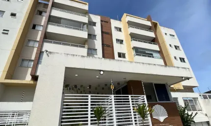 Apartamento reformado com 2 quartos (1 suíte) e 2 vagas em itapuã – pedra do sal | 64m²