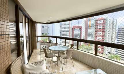 Apartamento Alto Padrão com 3 Suítes e 245m² à Venda no Pituba Ville