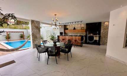 Casa à venda em Capim Macio (Natal/RN) | 5/4 sendo 3 suítes - 231 m²