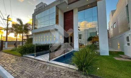 Casa à venda em Ponta Negra | Cond. Ponta Negra Boulevard | 4 suítes + DCE | 5 suítes - 450m²