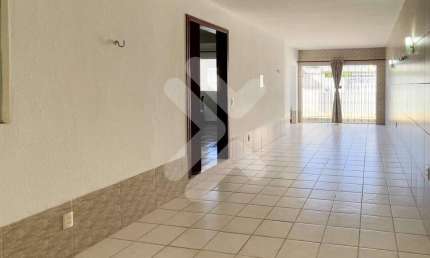 Casa ampla à venda em Pitimbu (Natal/RN) | 3 suítes, 232m²