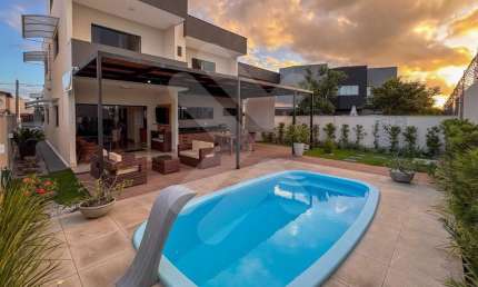 Casa à venda em Parque das Nações (Parnamirim/RN) | Condomínio Green Club | 4 suítes - 197m²