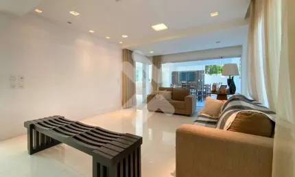 Casa à venda em Emaús (Parnamirim/RN) | Condomínio Padre Monte | 5 quartos sendo 4 suítes - 400 m²
