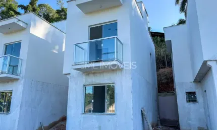 Casa de Condomínio em Campos Elíseos  -  Duque de Caxias