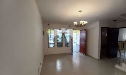 Sobrado de 110 m² á venda, 2 dormitórios à venda, 2 vagas de garagem, com área gourmet, excelente l