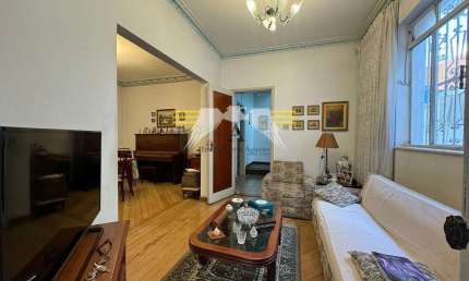 Sobrado à venda, 270m2, 10 x 27, 3 dormitórios, 4 vagas de garagem, localizaodo na região do Belém,
