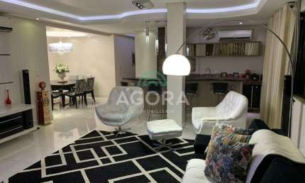 Apartamento de 3(três) dormitórios, sendo 1(uma) suíte, localizado no bairro Centro