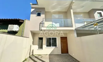 Sobrado com 3(três) dormitórios, sendo 1(uma) suíte com sacada, localizado no bairro Igara