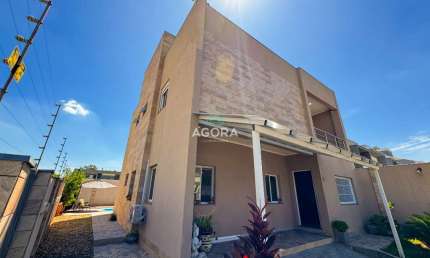 Sobrado de 257m² com 3 (três) dormitórios, localizado no bairro Igara em Canoas.