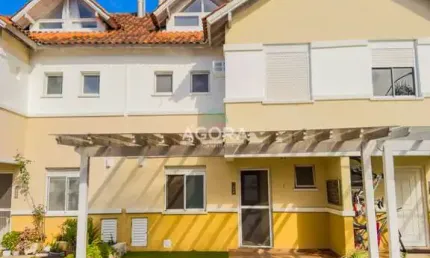 Sobrado 3 (três) dormitórios em condomínio, localizado no bairro Bela Vista em Canoas.