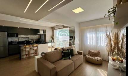 Apartamento 3 (tres) dormitórios, 1 (uma) suíte, living estendido. No centro de Canoas.