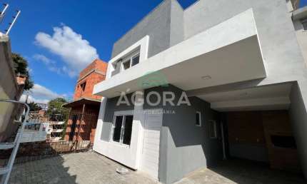 Sobrado de 121 m² com 3 (três) dormitórios sendo 1 (uma) suíte no bairro Nossa Senhora das Graças