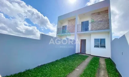 Sobrado novo com 2 (dois) quartos com sacadas com 75 m²