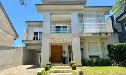 Excelente sobrado de 4(quatro) dormitórios com 3(suítes). Localizado no bairro Bela Vista em Canoas