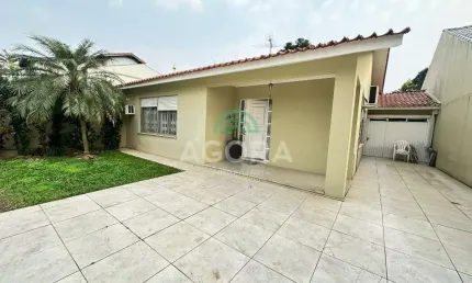 Excelente casa térrea com 4 dormitórios e 1 suíte, localizado no bairro Igara.