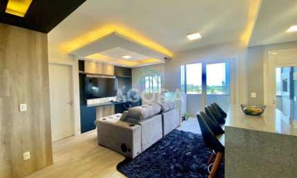 Apartamento semi mobiliado com 2 (dois) dormitórios, localizado no bairro Centro.