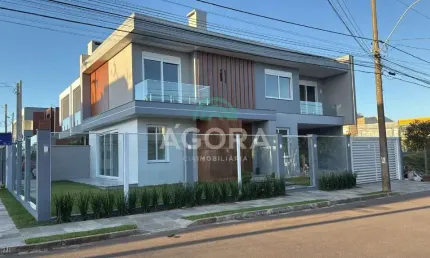 Excelente sobrado com 03 (três) suítes, localizado no bairro Mont'Serrat