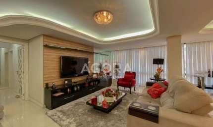 Cobertura impecável, com 483 m², diferenciada na Cidade. Toda mobiliada!