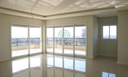 Apartamento de 3(três) dormitórios, sendo 3(três) suítes localizado no bairro Centro
