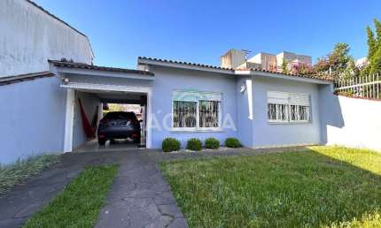 Excelente casa térrea, localizada no bairro Niterói.