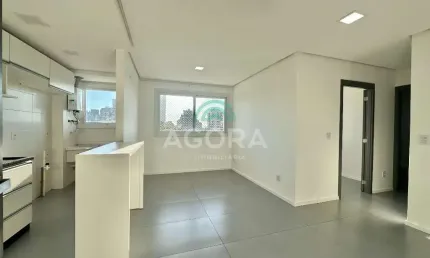 Excelente apartamento com 2 (dois) dormitórios, sendo 1 (uma) suíte, localizado no bairro centro.