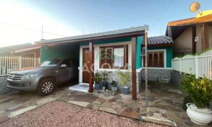 Casa térrea semi-mobiliada, com 3 (três) dormitórios, localizada no bairro Ozanan.