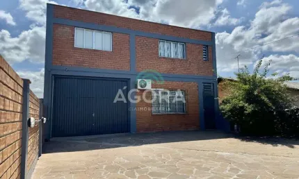 Galpão comercial reformado de 715 m², localizado no bairro Niterói.