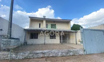 Sobrado com 3 (três) dormitórios, localizado no bairro Olaria em Canoas.