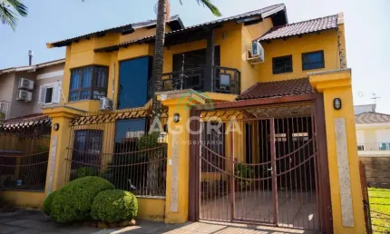 Sobrado de 342m² com 3 (três) dormitórios, sendo 1 (uma) suíte, localizado no bairro Bela Vista.