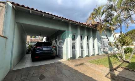 Ótima casa térrea com 3 (três) dormitórios, sendo 1 (uma) suíte, localizada no bairro Igara.