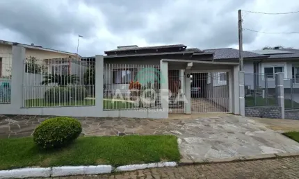 Casa térrea com 3 (três) dormitórios, sendo 2 (duas) suítes, localizada no bairro Igara em Canoas.