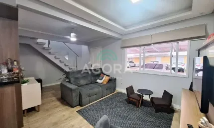 Sobrado em condomínio fechado com 3 (três) dormitórios, localizado no bairro Olaria em Canoas.
