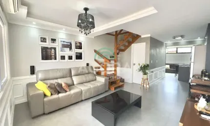 Sobrado com 93m² com 2 (dois) dormitórios, localizado no bairro na Niterói em Canoas.