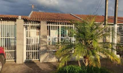 Casa térrea com 2 (dois) dormitórios, localizada no bairro Ozanan.