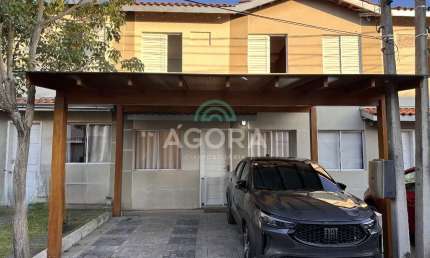 Sobrado semi-mobiliado com 3 (três) dormitórios, localizado no bairro Igara em Canoas.