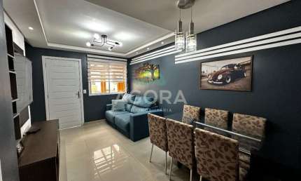Excelente sobrado de 85m² com 2 (dois) dormitórios, localizado no bairro Igara em Canoas.
