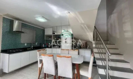 Lindo sobrado de 108,00m² e com 3 (três) dormitórios, localizado no bairro Igara.